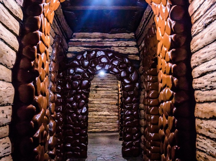 «Шато Містік» на дровах з Теплим і Холодним басейнами