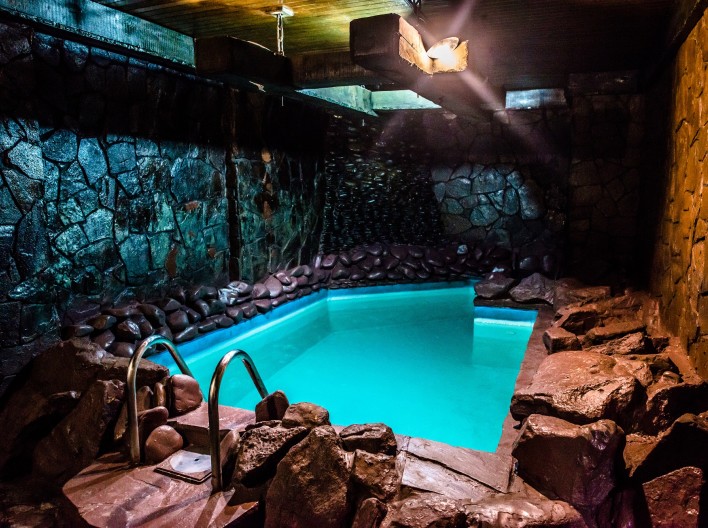 «Шато Містік» на дровах з Теплим і Холодним басейнами