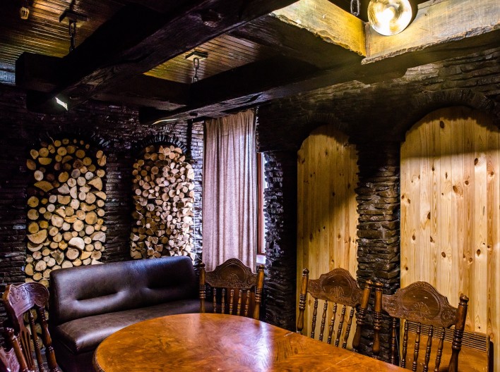 «Шато Містік» на дровах з Теплим і Холодним басейнами