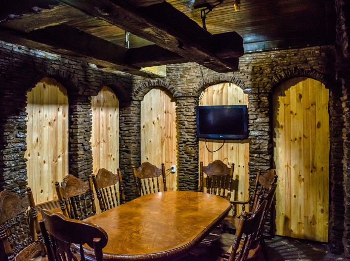 «Шато Містік» на дровах з Теплим і Холодним басейнами