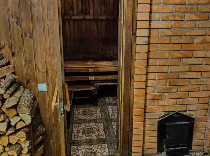 «Банний двір» на Троєщині