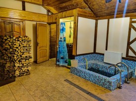 «Банний двір» на Троєщині