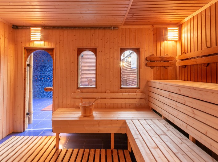 «Banya Club» на вул. Залізняка, 3
