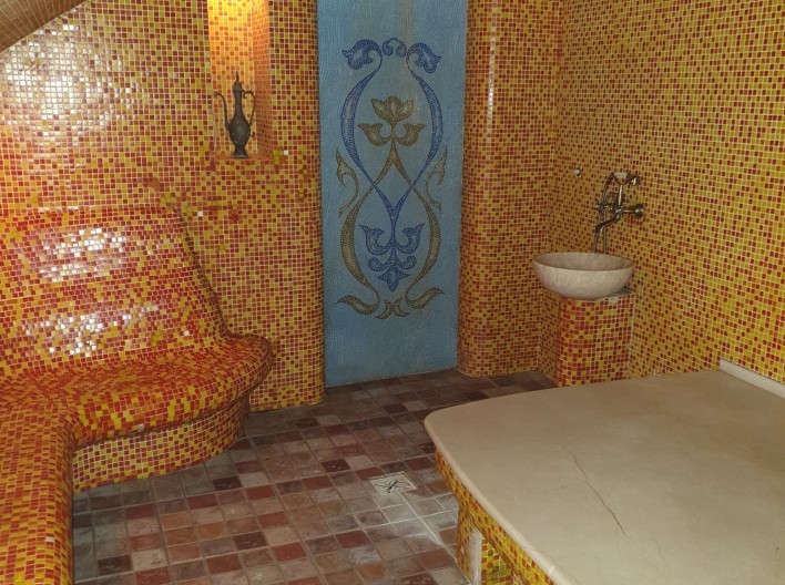 Банний комплекс на Толстого