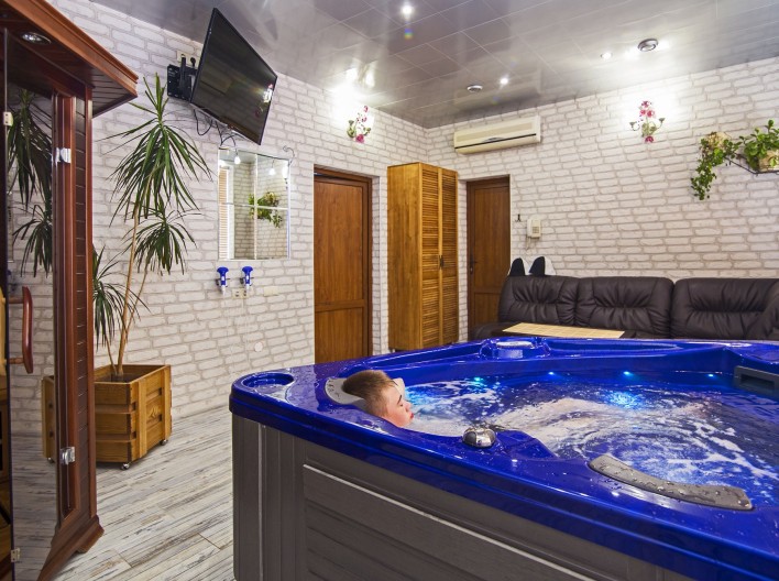 Оздоровчо-естетичний комплекс «Кияночка»