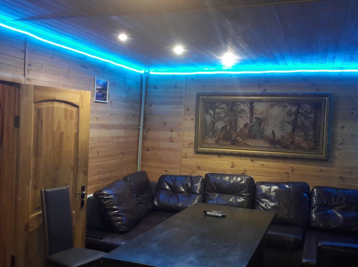 Будинок на Дніпрі «Банька»