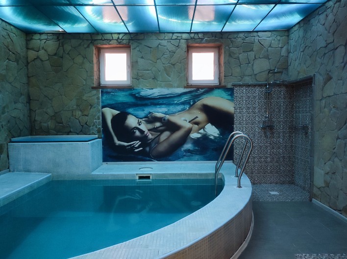 бассейн Люкс