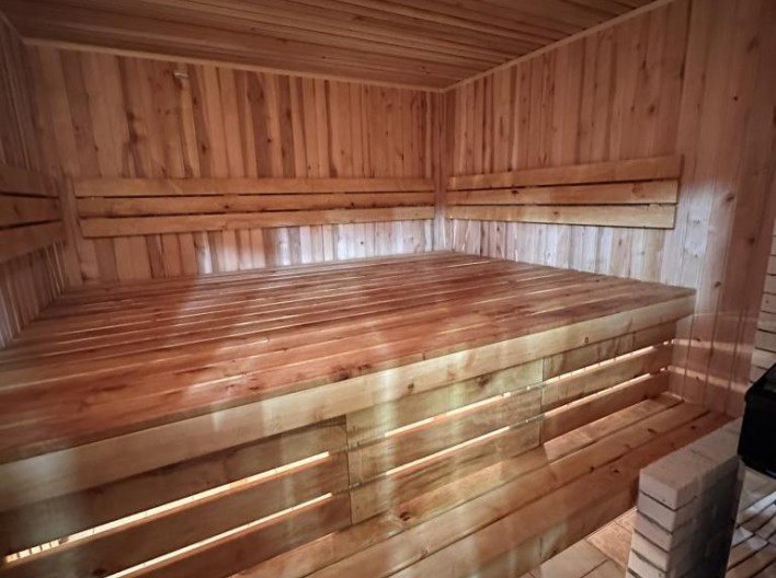 Сауна «Golden Gate» на Максима Кривоноса, 27